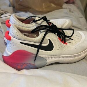 Nike shoes size 7.5